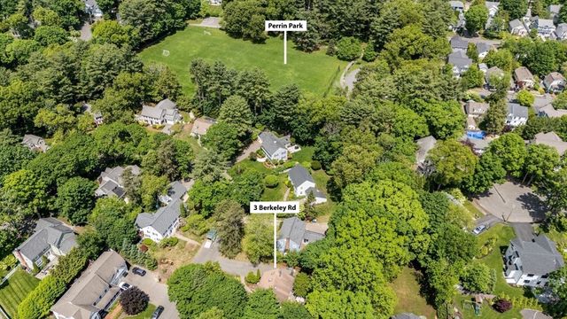 3 Berkeley Rd, Wellesley, MA 02482