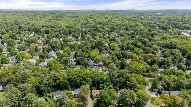 3 Berkeley Rd, Wellesley, MA 02482