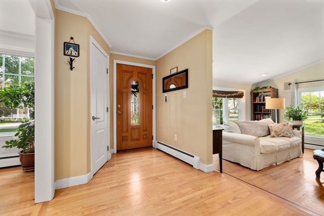 3 Berkeley Rd, Wellesley, MA 02482
