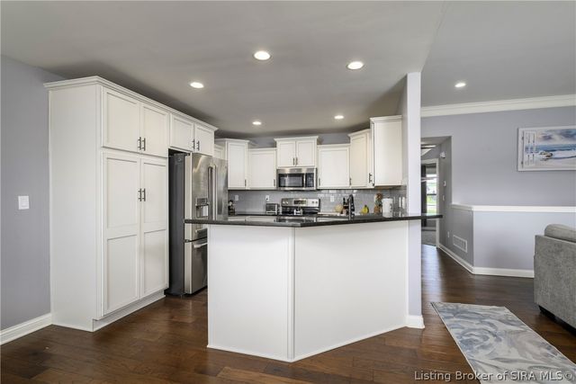 1819 Medinah Way, Henryville, IN 47126