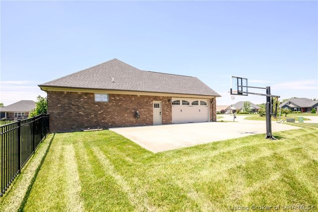 1819 Medinah Way, Henryville, IN 47126