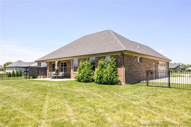 1819 Medinah Way, Henryville, IN 47126