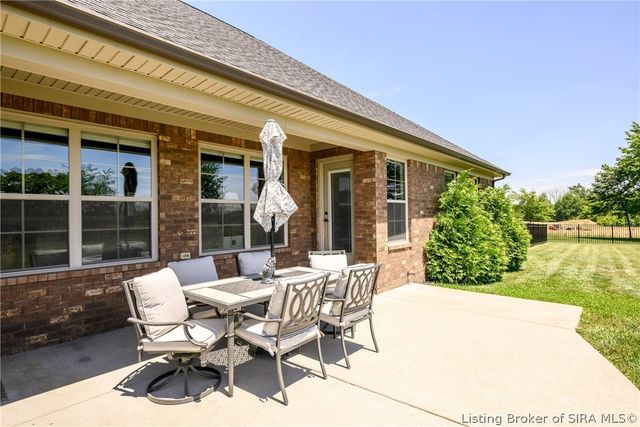 1819 Medinah Way, Henryville, IN 47126