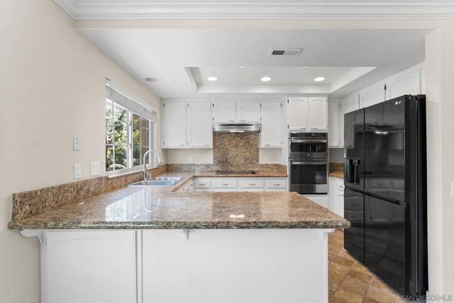 4040 Porte De Palmas 31, San Diego, CA 92122