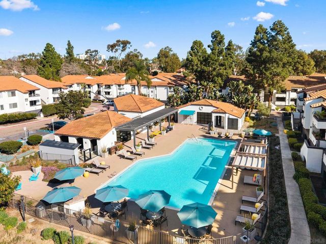 4040 Porte De Palmas 31, San Diego, CA 92122