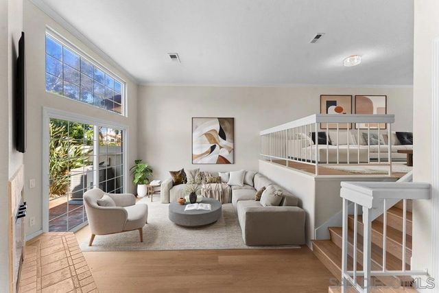 4040 Porte De Palmas 31, San Diego, CA 92122