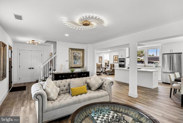 6 CHERRYWOOD DR, Clementon, NJ 08021