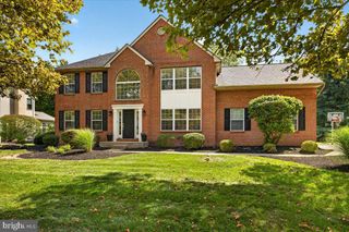 1211 LONGMEADOW LN, Yardley, PA 19067