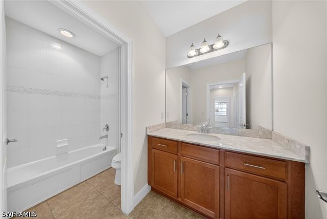 1435 Santiago CIR SW 2003, Naples, FL 34113