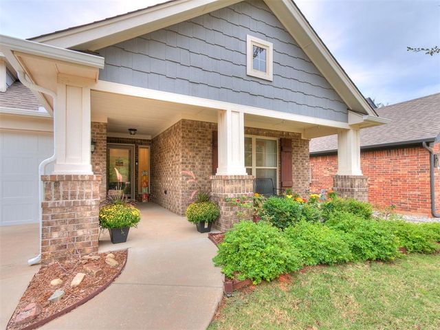 6 Carat Drive, Yukon, OK 73099