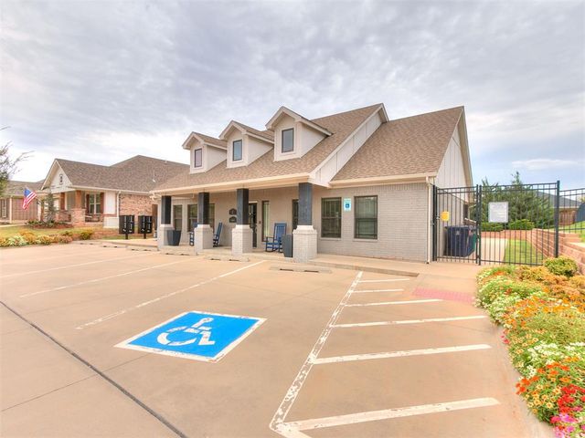 6 Carat Drive, Yukon, OK 73099