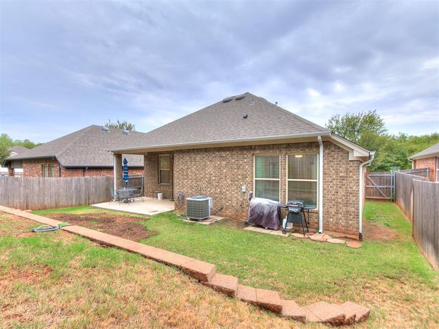 6 Carat Drive, Yukon, OK 73099