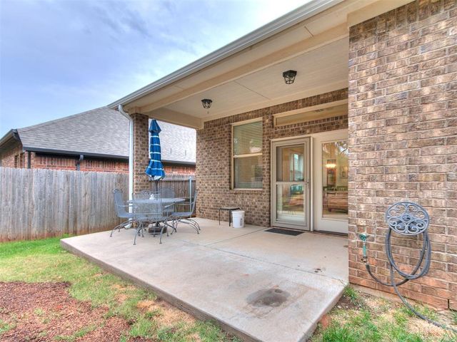 6 Carat Drive, Yukon, OK 73099