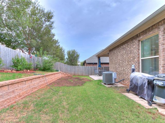 6 Carat Drive, Yukon, OK 73099