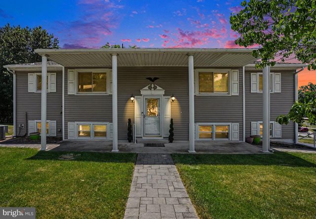469 HOFFMAN DR, Harrisburg, PA 17111