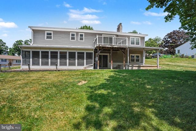 469 HOFFMAN DR, Harrisburg, PA 17111