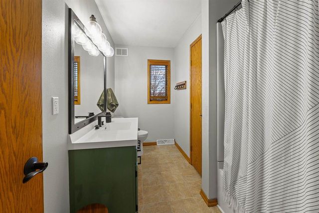 41 CAMBRIDGE COURT, Fond Du Lac, WI 54935