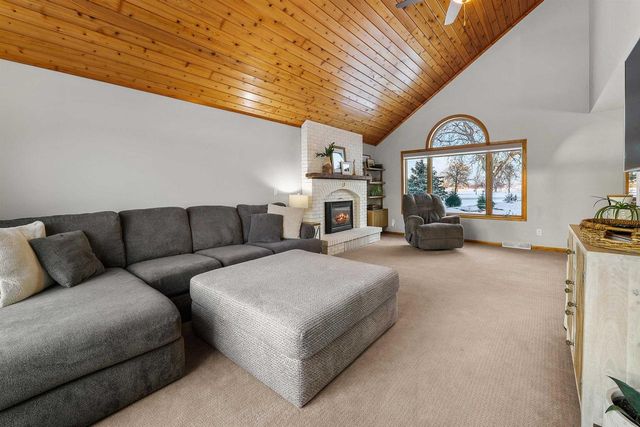 41 CAMBRIDGE COURT, Fond Du Lac, WI 54935