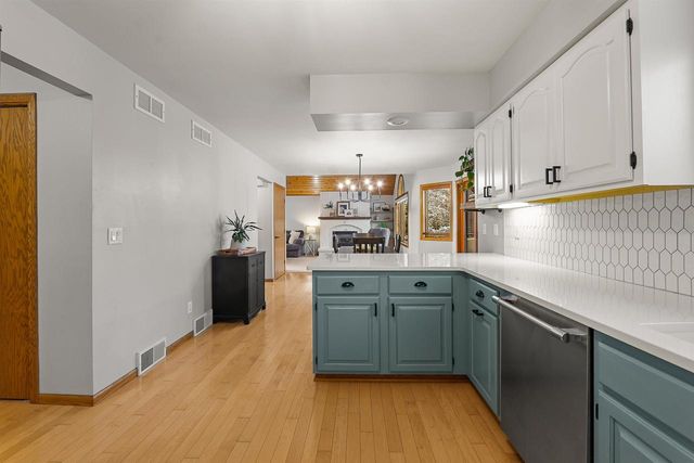 41 CAMBRIDGE COURT, Fond Du Lac, WI 54935