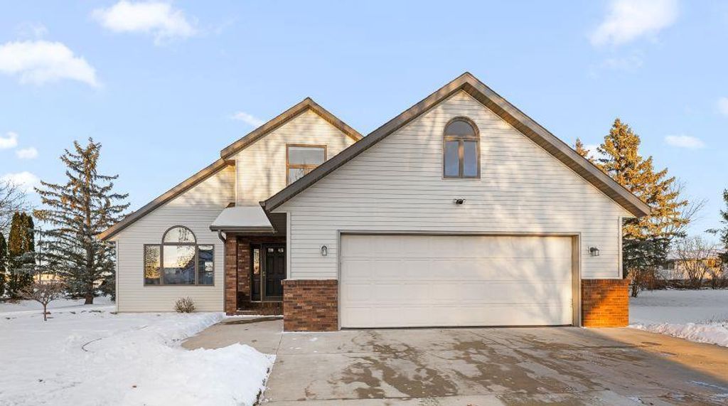41 CAMBRIDGE COURT, Fond Du Lac, WI 54935