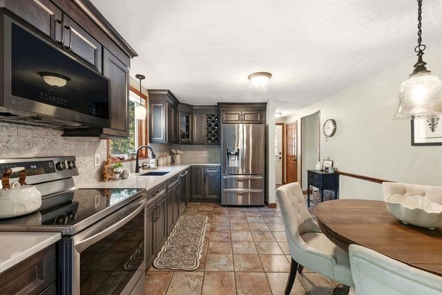 39 Cranberry Ln, Easton, MA 02375