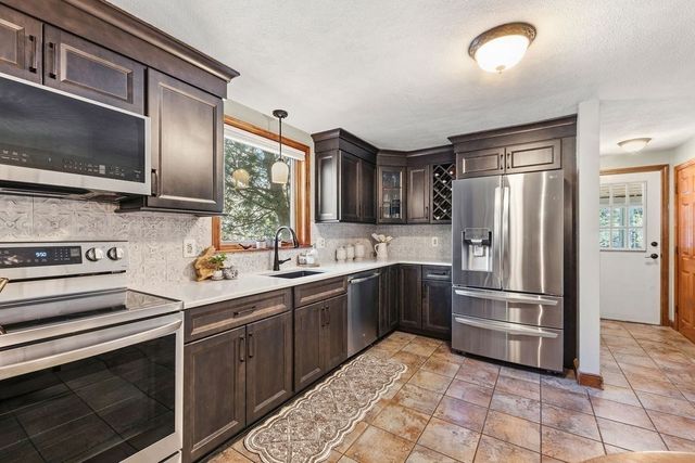 39 Cranberry Ln, Easton, MA 02375