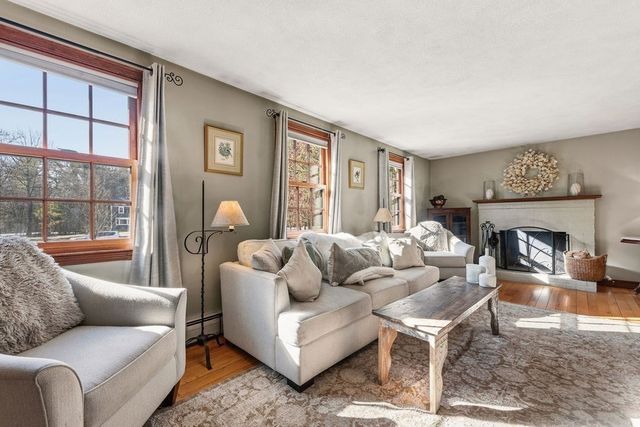 39 Cranberry Ln, Easton, MA 02375