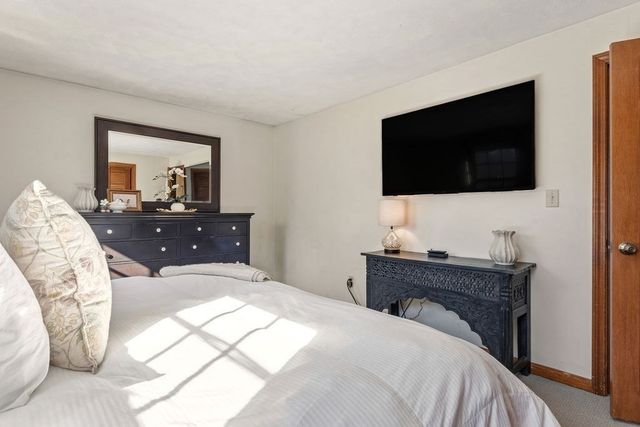 39 Cranberry Ln, Easton, MA 02375