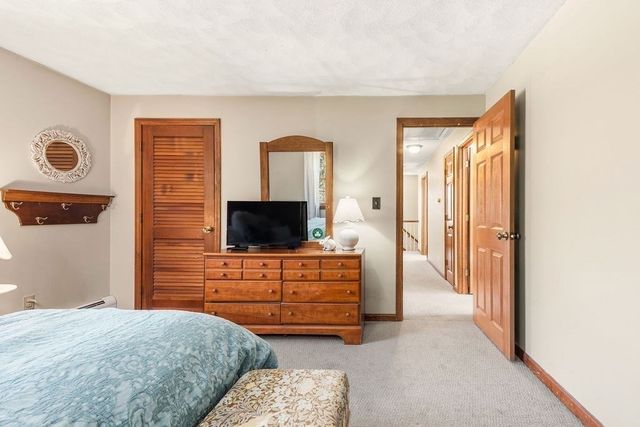 39 Cranberry Ln, Easton, MA 02375