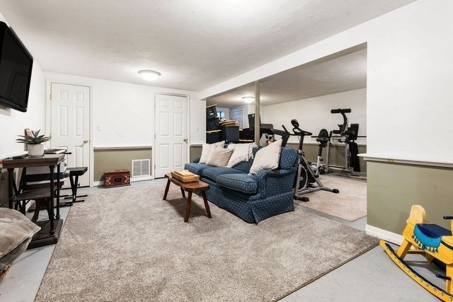 39 Cranberry Ln, Easton, MA 02375