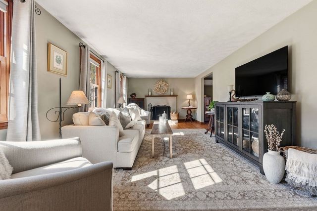 39 Cranberry Ln, Easton, MA 02375