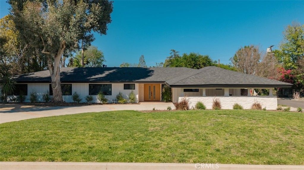 Image 1 of property listing at 17601 McCormick Street, Encino, CA 91316