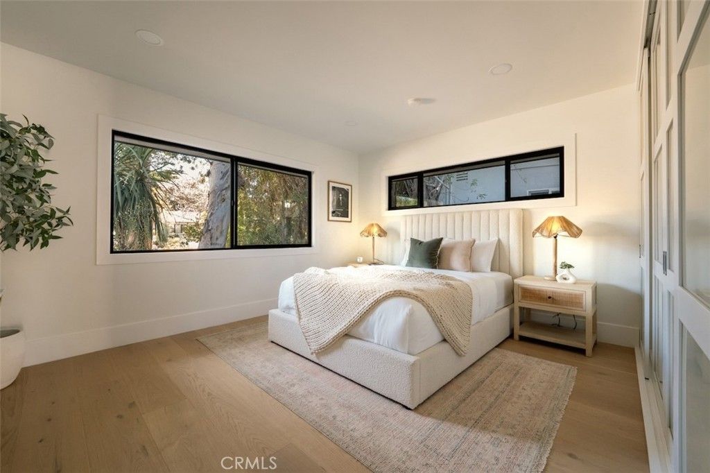 Image 21 of property listing at 17601 McCormick Street, Encino, CA 91316