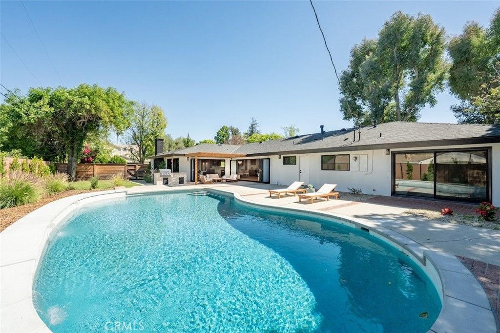 Image 30 of property listing at 17601 McCormick Street, Encino, CA 91316