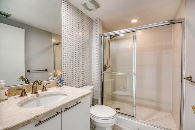 2650 Lake Shore Drive 2303, Riviera Beach, FL 33404