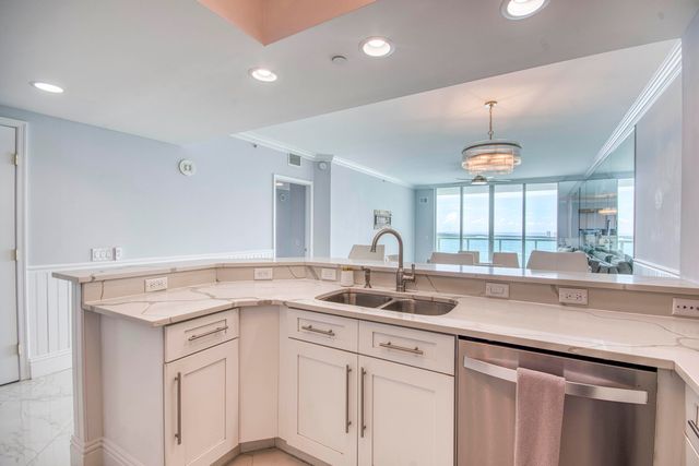 2650 Lake Shore Drive 2303, Riviera Beach, FL 33404