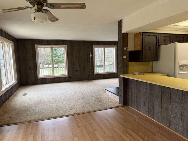 W6358 COUNTY ROAD H, Wild Rose, WI 54984