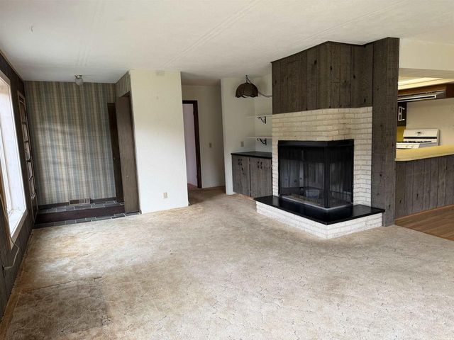 W6358 COUNTY ROAD H, Wild Rose, WI 54984