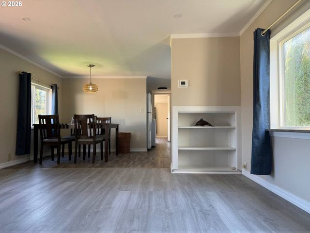 232 Ne OHIO Ave, Bandon, OR 97411