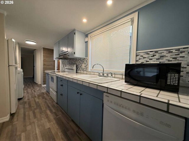 232 Ne OHIO Ave, Bandon, OR 97411