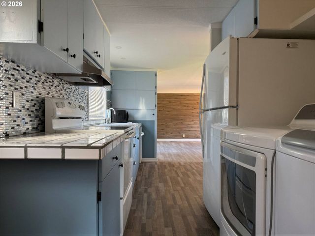 232 Ne OHIO Ave, Bandon, OR 97411