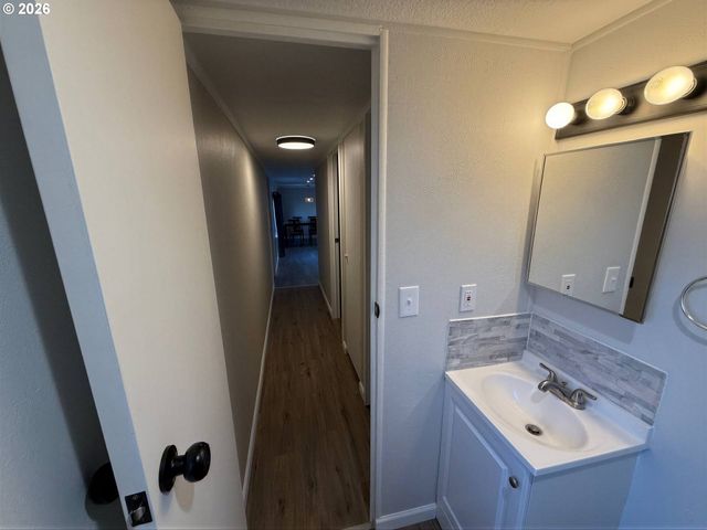 232 Ne OHIO Ave, Bandon, OR 97411