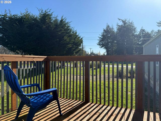 232 Ne OHIO Ave, Bandon, OR 97411