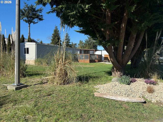 232 Ne OHIO Ave, Bandon, OR 97411