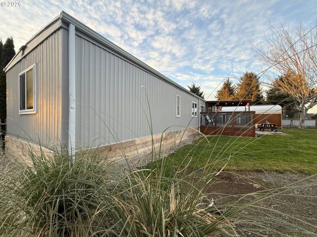 232 Ne OHIO Ave, Bandon, OR 97411