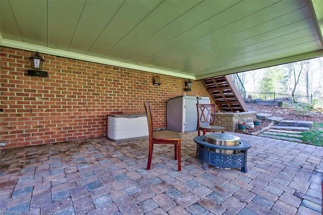 7626 Henson Forest Drive, Summerfield, NC 27358