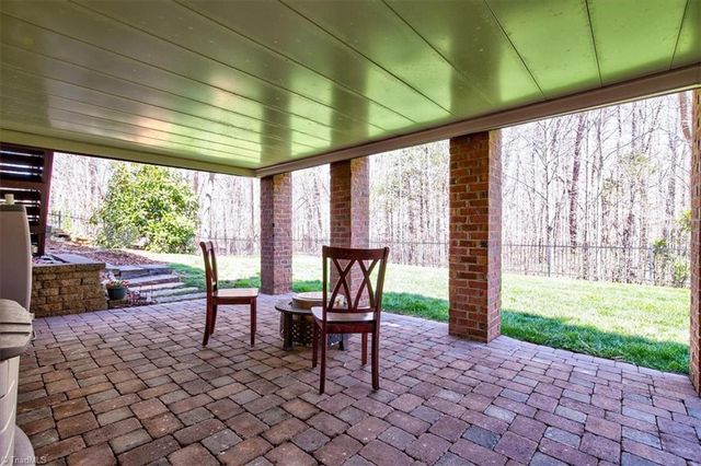 7626 Henson Forest Drive, Summerfield, NC 27358