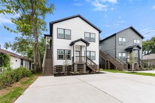 1319 E 35th Street B, Houston, TX 77022