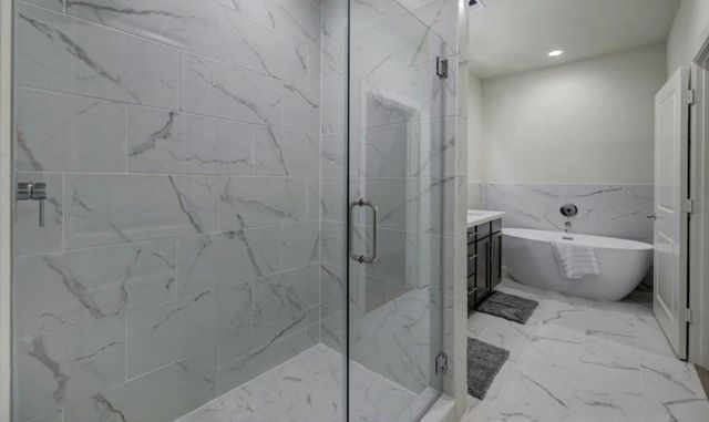 2214 Roozy Lake Lane, Houston, TX 77055