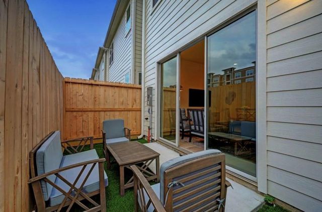 2214 Roozy Lake Lane, Houston, TX 77055